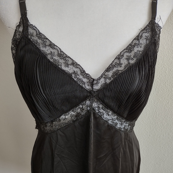 Vintage goth 40s inspired slip - Picture 2 of 7